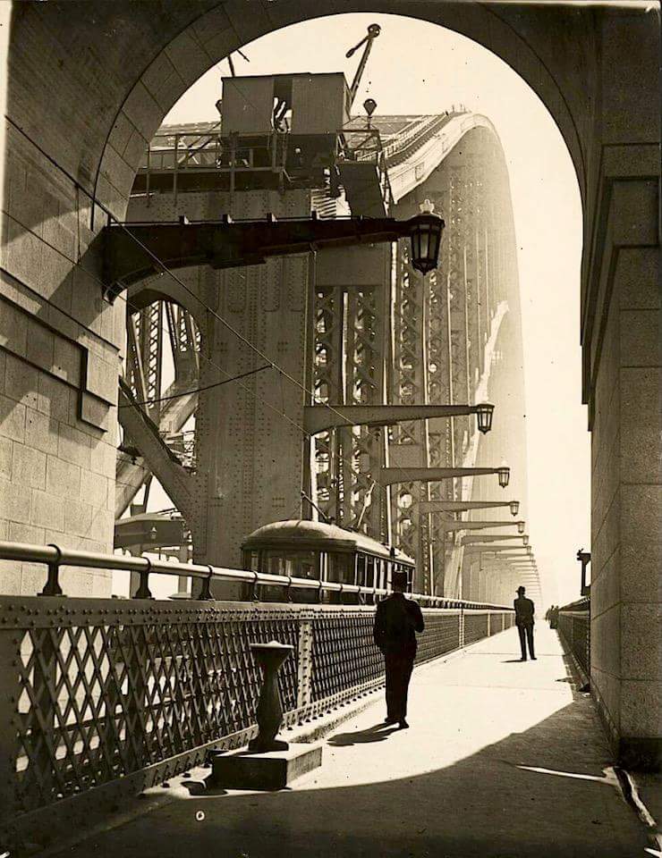 The bridge with lanterns 