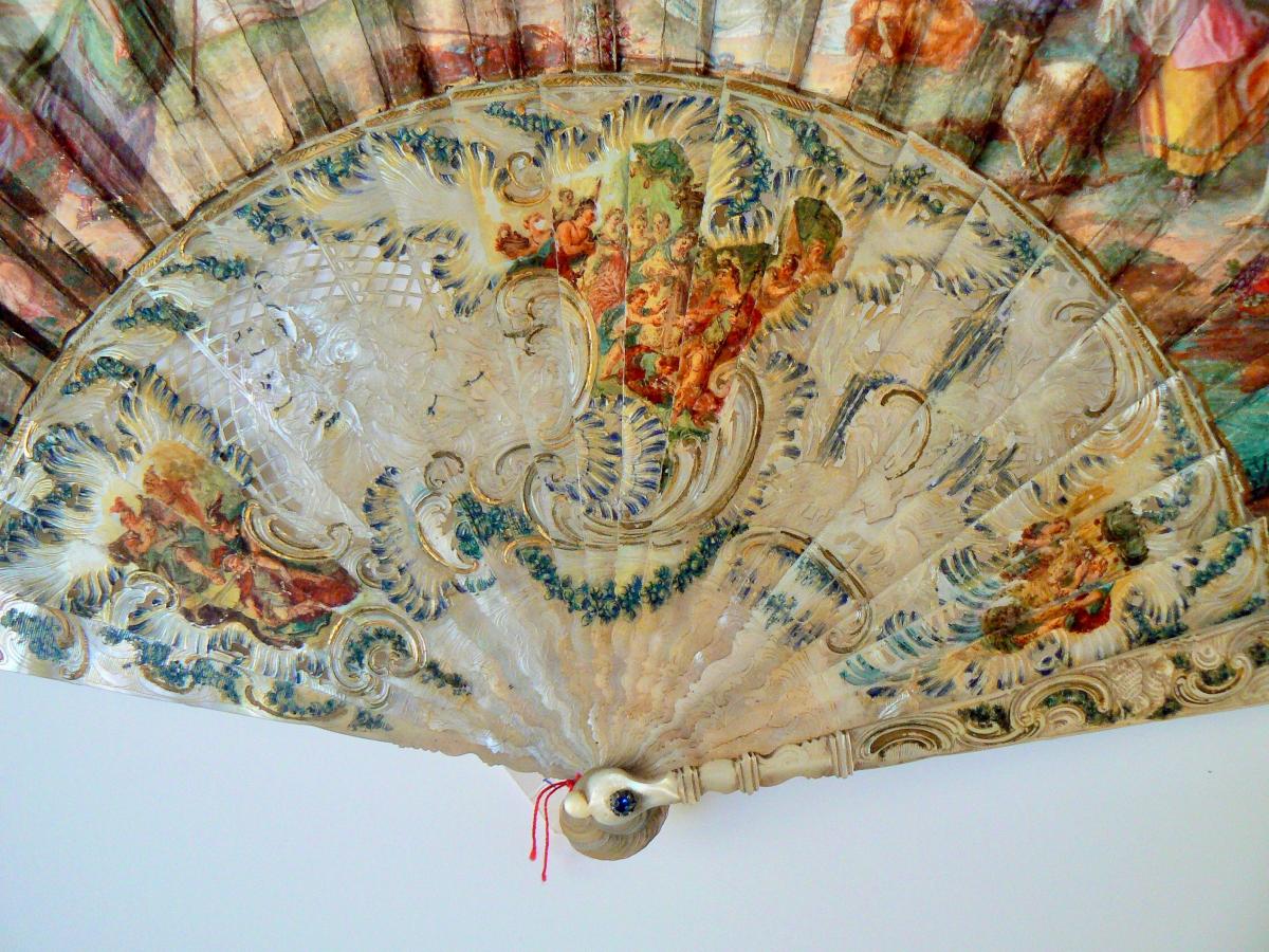 The fan mount before restoration 