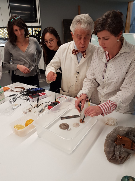 Dr Ian MacLeod and students measuring corrosion potentials. Image by N. Flood