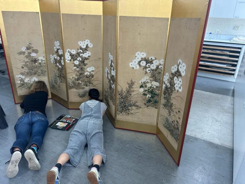 Working on a Japanese screen.